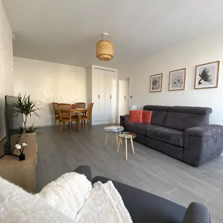 Lumineux Avec Balcon דירה קאין