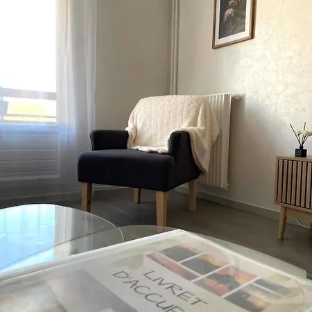 Lumineux Avec Balcon דירה *